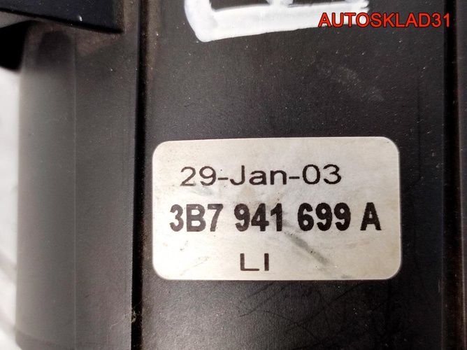 Фара противотуманная левая VW Passat B5 3B7941699A