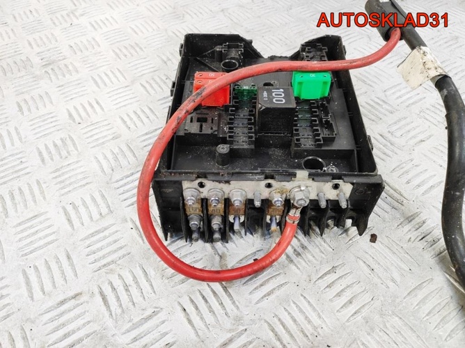 Блок предохранителей VW Golf Plus 1K0937125A