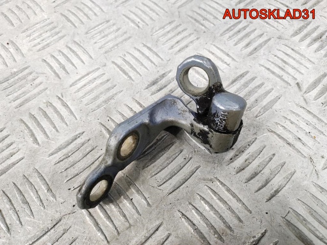 Петля двери передней левой верхняя Ford Focus 2