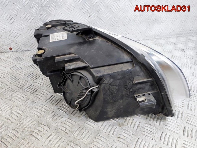 Фара левая Audi A4 B7 8E0941003AJ