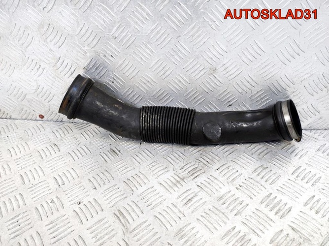 Патрубок воздушного фильтра Audi A6 C5 058129627P