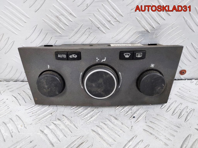 Блок климат контроля Opel Zafira B 13168100