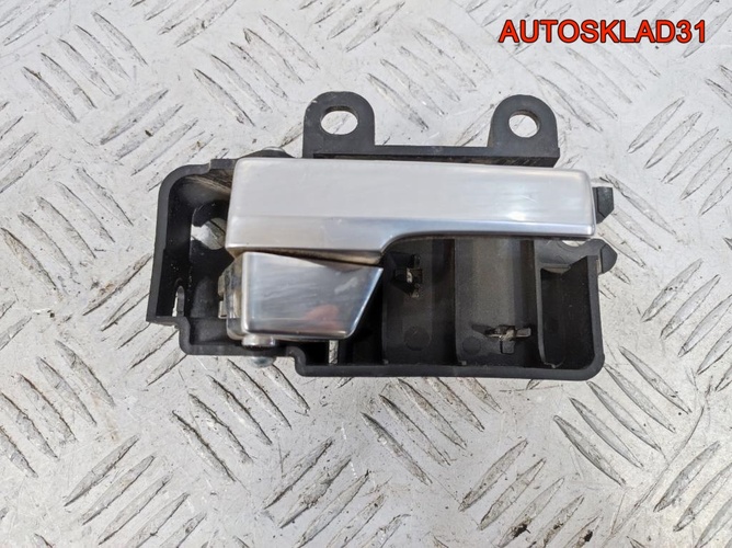Ручка двери внутренняя правая Ford Focus 2