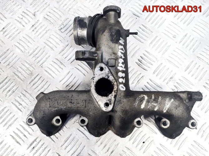 Коллектор впускной VW Golf 3 1,9 AHU 028129713N