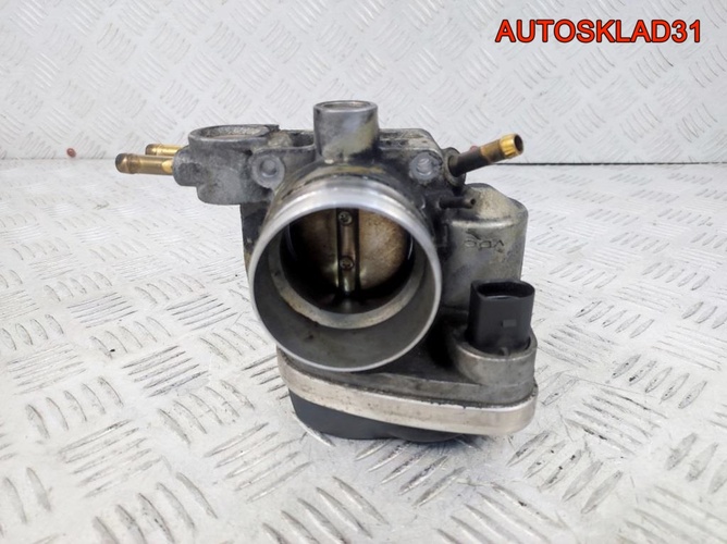 Заслонка дроссельная VW Passat B5+ 06B133062L