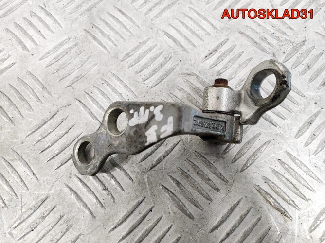 Петля двери задней правой нижняя Ford Focus 2