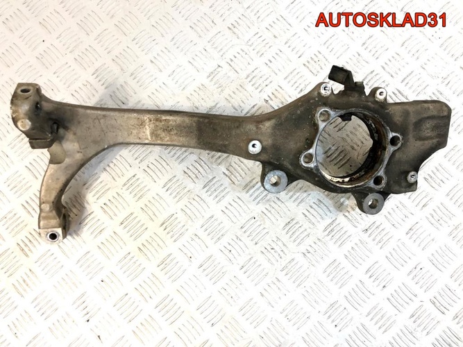 Кулак поворотный перед правый Audi A8 D3 4E0258G