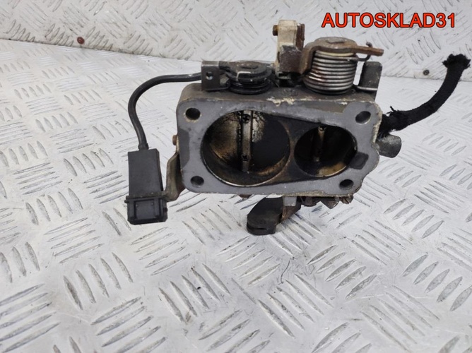Заcлонкa дpoccельная Audi 100 C3 2.2 KU Бензин