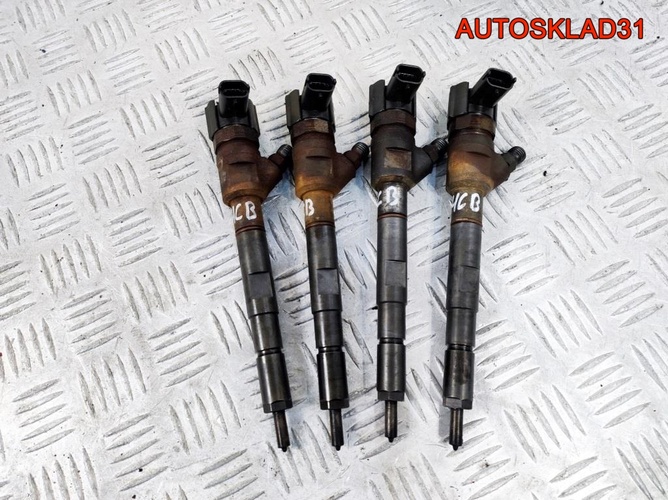 Форсунка топливная Hyundai H 1 2.5 D4CB 338004A600