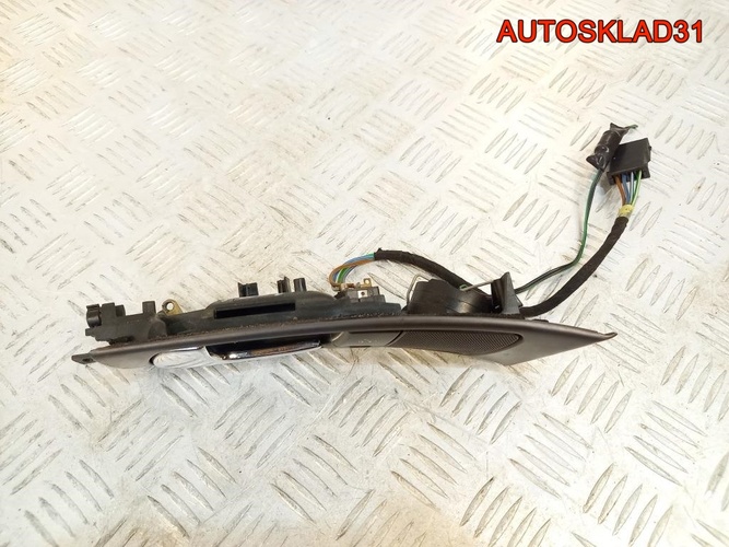 Ручка двери передней левая Audi A6 C5 4B1837019