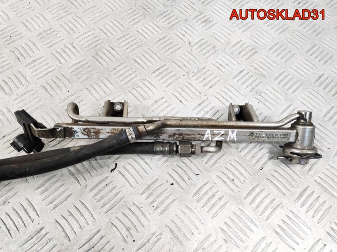 Рейка топливная VW Passat B5 2.0 AZM 06B133313M