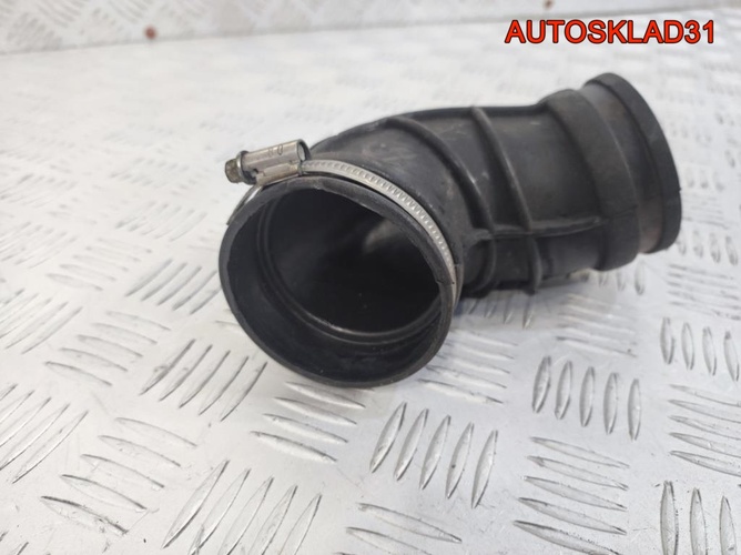 Патрубок воздушного фильтра Opel Astra H 90530766