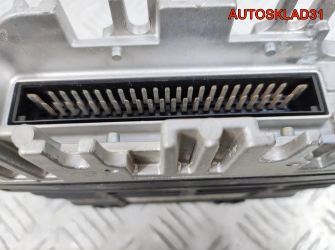 Блок эбу Volkswagen Golf 3 8A0907311H 1,8 Бензин