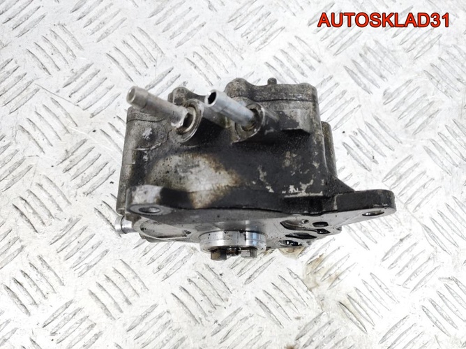 Насос вакуумный Audi A4 B7 2.0 BLB 03G145209