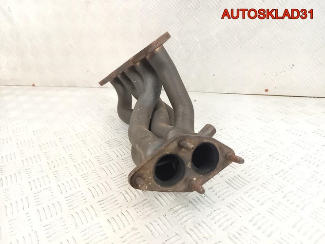 Коллектор выпускной VW Passat B5 AGZ 071253017B