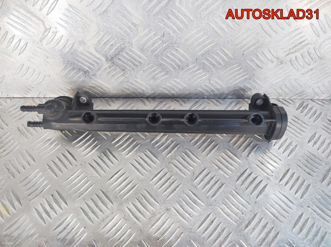 Рейка топливная Volkswagen Golf 4 AKL 06A133317A