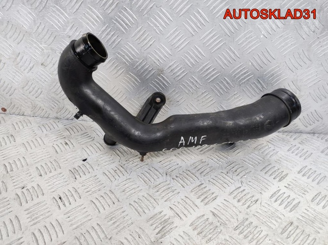 Патрубок интеркулера VW Polo 1,4 AMF 6Q0129654BD