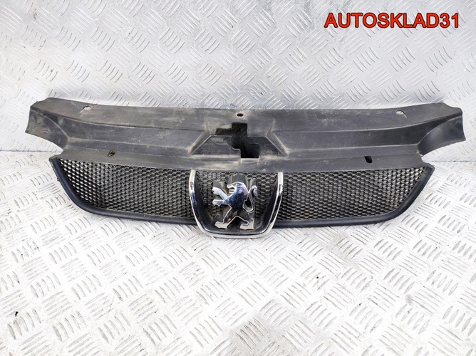 Решетка радиатора Peugeot 406 9631250277