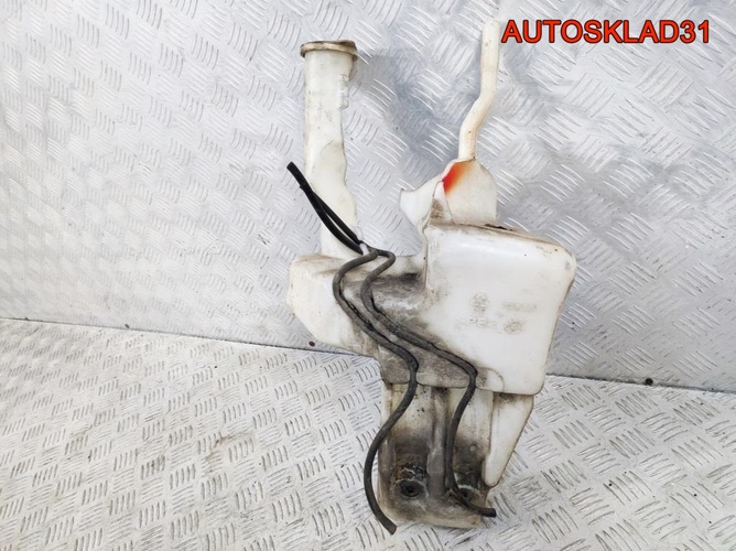 Бачок омывателя лобового стекла Mitsubishi Carisma DA
