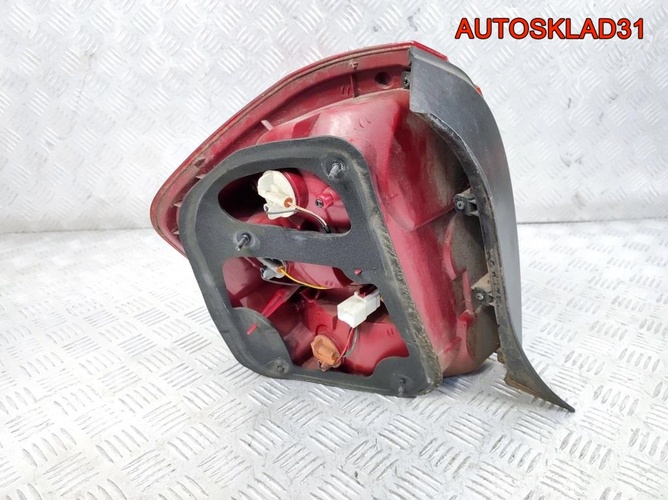 Фонарь задний правый Kia Cerato 924022F210