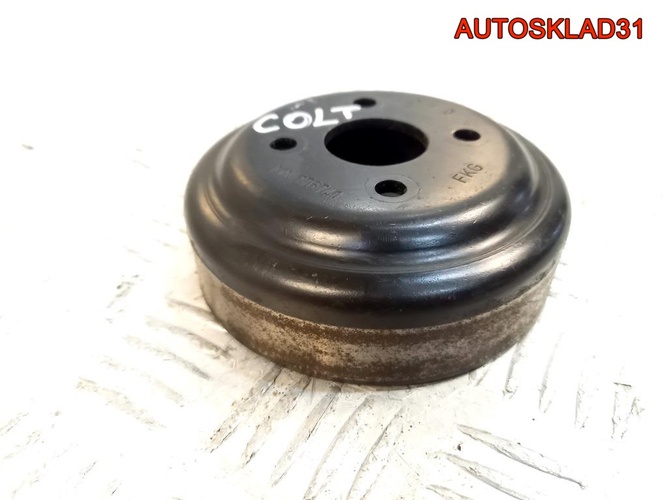 Шкив водяного насоса Mitsubishi Colt Z3 MN176841