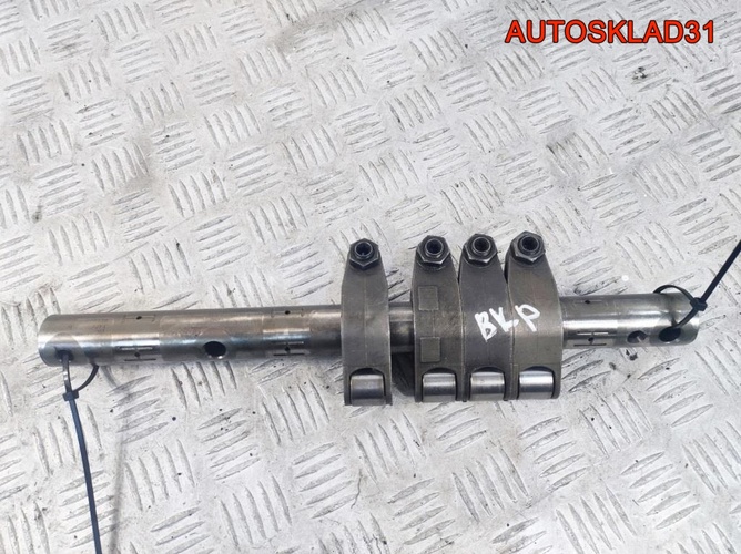 Ось коромысел VW Passat B6 2.0 BKP 03G109527A