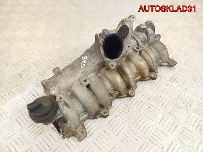 Коллектор впускной Audi A4 B7 2,0 BRD 03G129713H