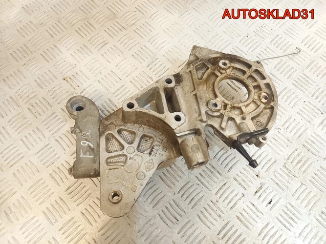 Кронштейн ТНВД Renault Megane 3 F9Q870 8200791725