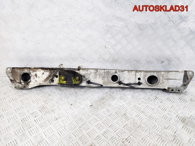 Балка подрадиаторная Audi 80 4B 8A0805577