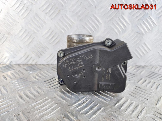 Заслонка дроссельная Skoda Fabia BBM 03D133062E