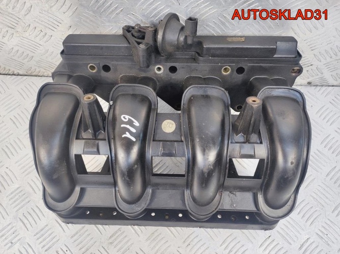 Коллектор впускной Mercedes Vito W638 A6110902437